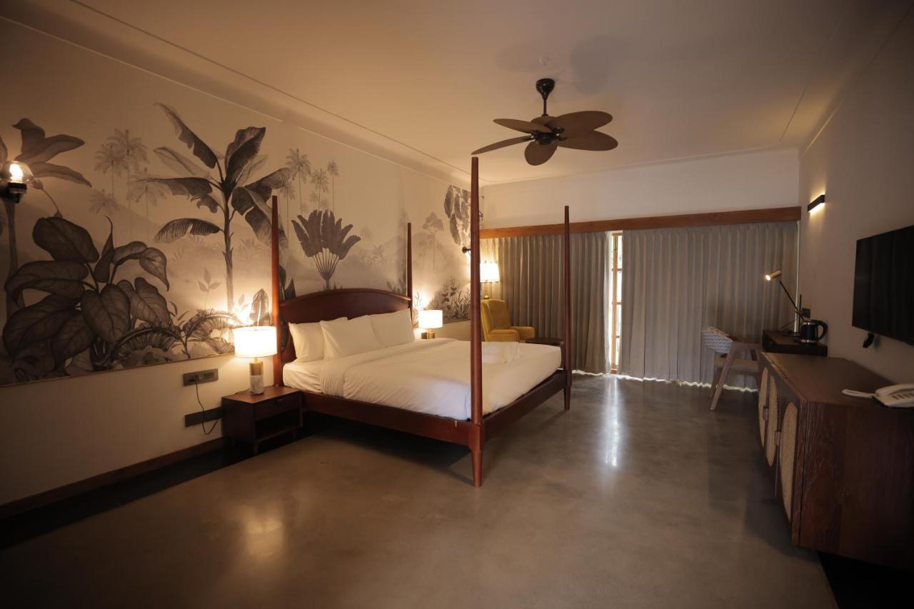 Prasanthi Hotel Коллам Екстер'єр фото